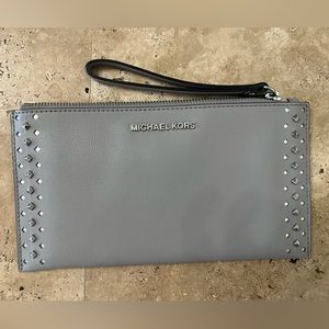 Gray MK wristlet - no flaws!